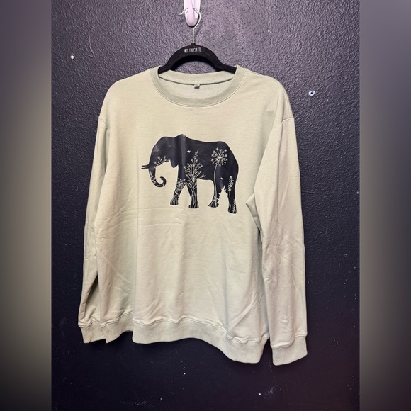 Source Unknown Tops - Women’s Sage Green Elephant Crewneck Sweatshirt Size 2X